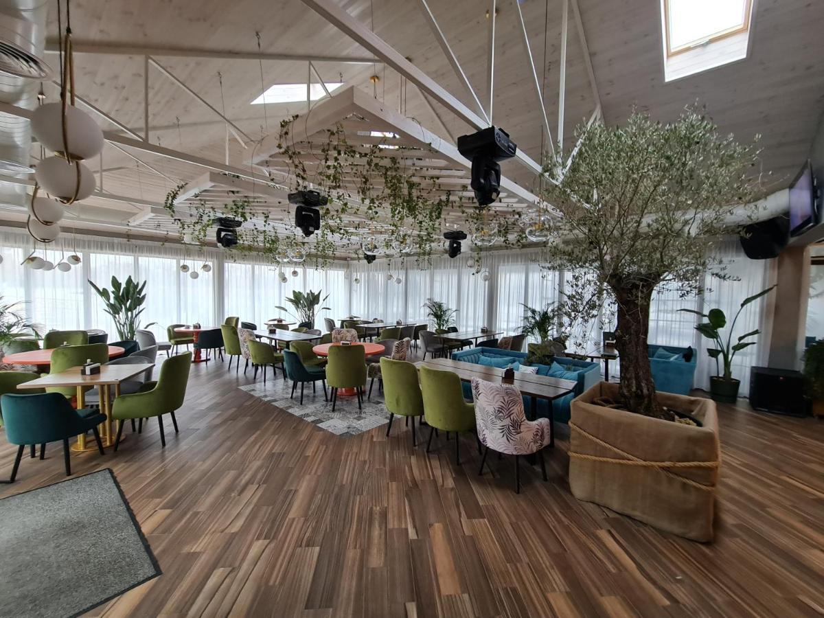 Spa Hotel Galera Kiev Bagian luar foto