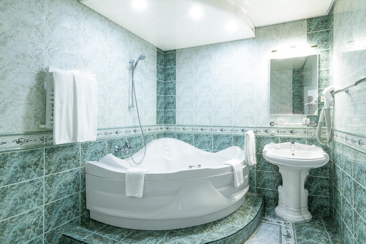 Spa Hotel Galera Kiev Bagian luar foto