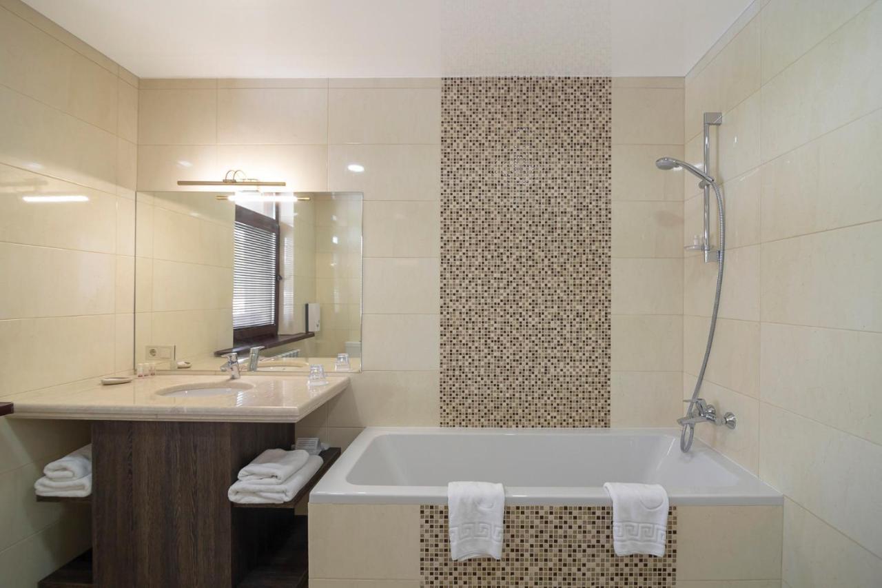 Spa Hotel Galera Kiev Bagian luar foto