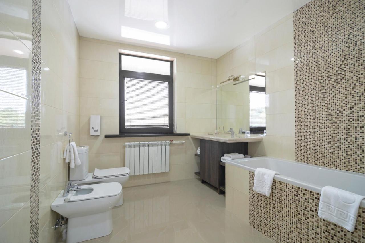 Spa Hotel Galera Kiev Bagian luar foto